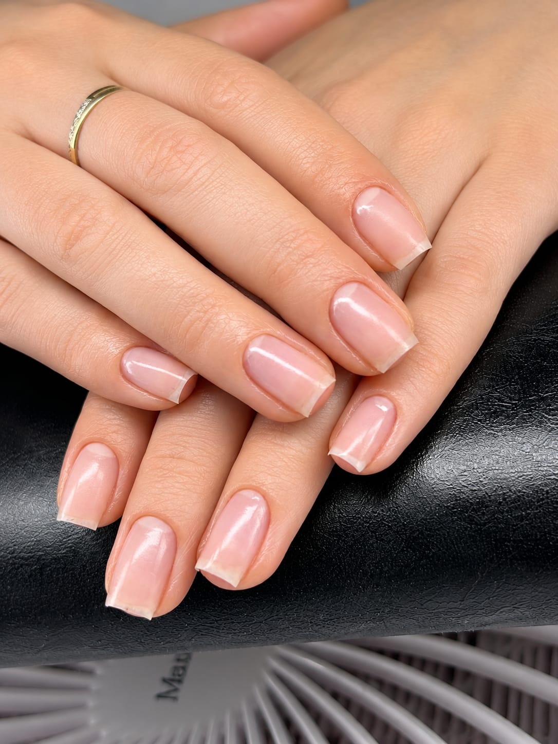 Huile réparatrice pour ongles